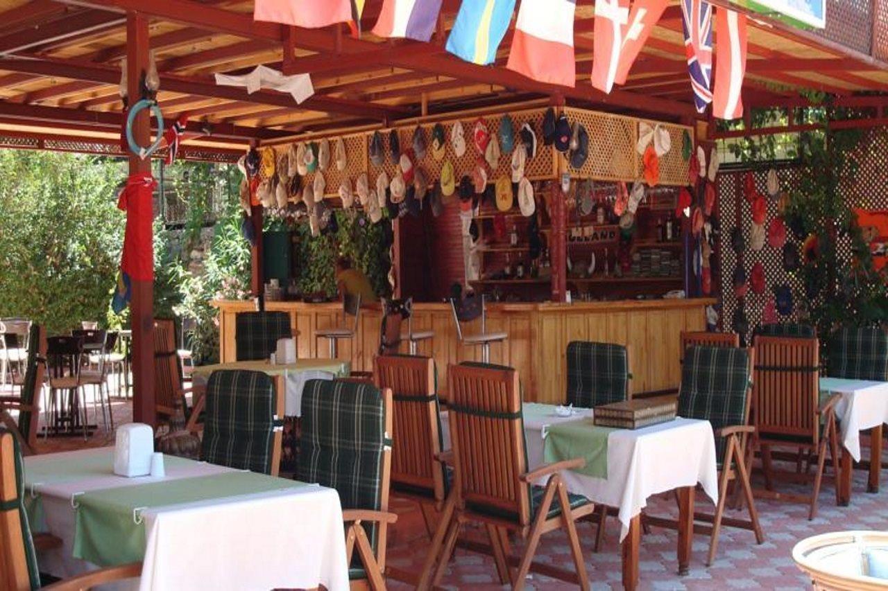 Neptun Hotel Sidé Extérieur photo
