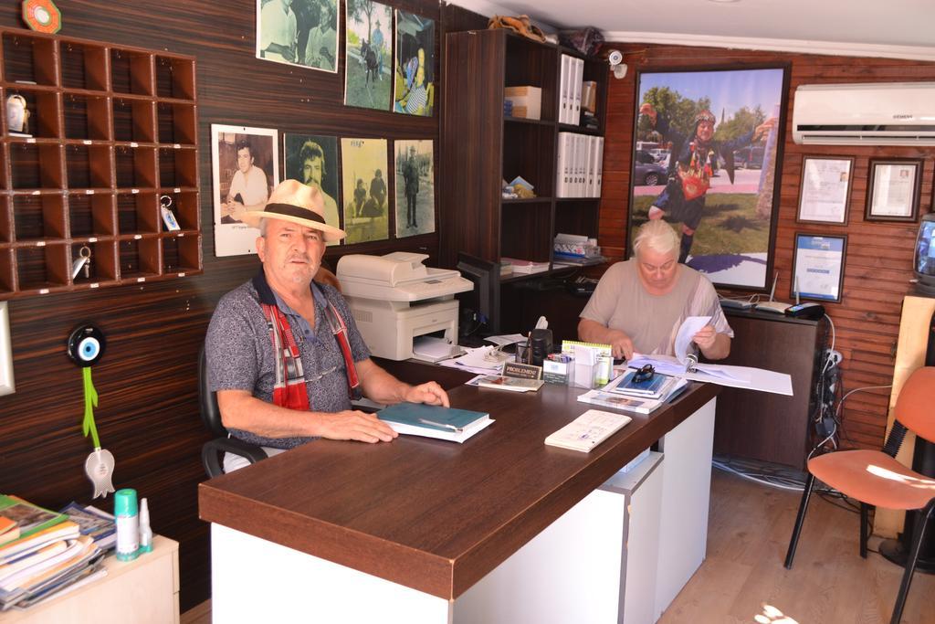 Neptun Hotel Sidé Extérieur photo