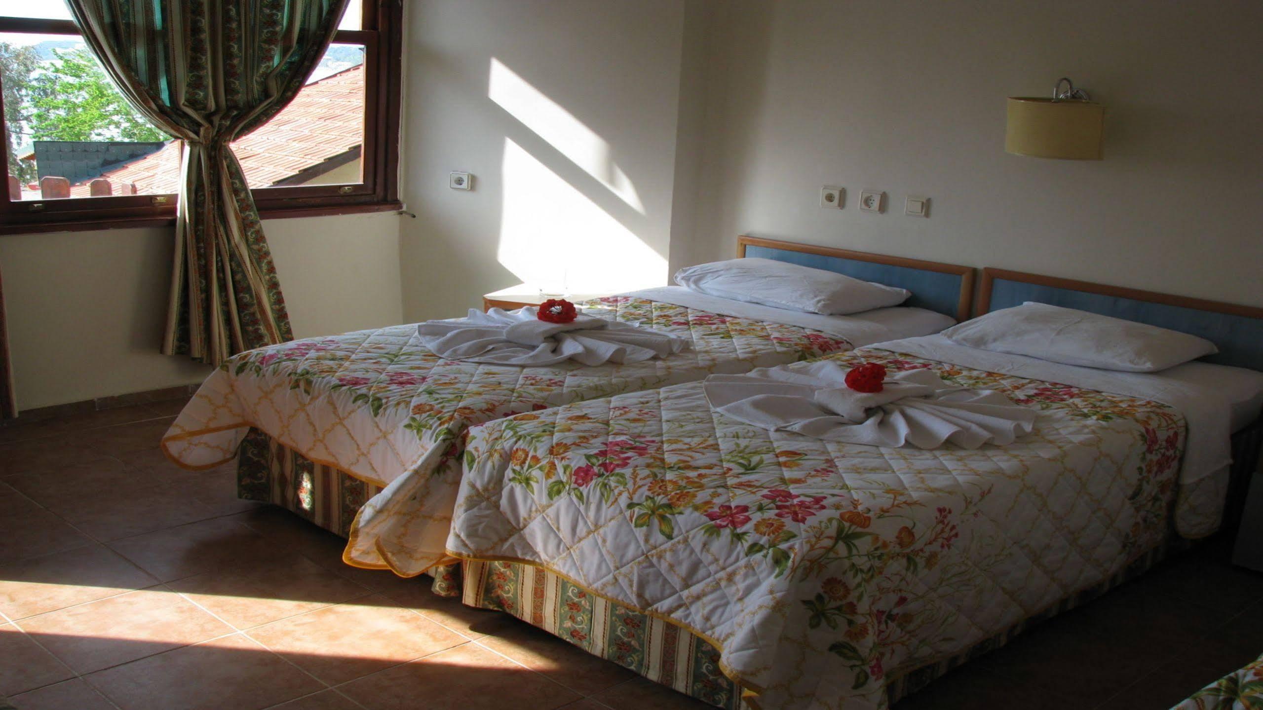 Neptun Hotel Sidé Extérieur photo
